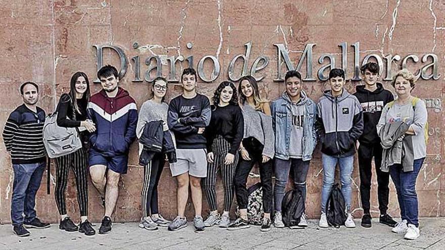 Alumnos de FP de Andratx visitan Diario de Mallorca