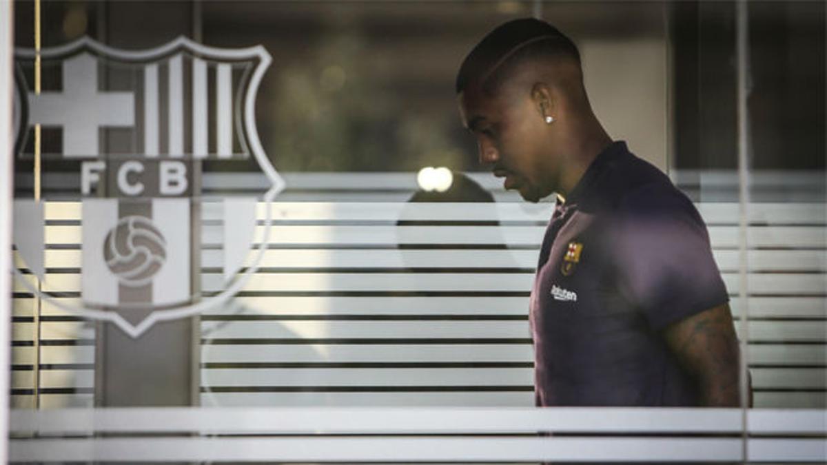 Malcom posa con el escudo blaugrana