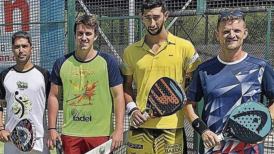 Partido de Segunda Masculino en el que la pareja Tomeu PizÃ¡ y MatÃ­as se impuso por 6-4/6-4.