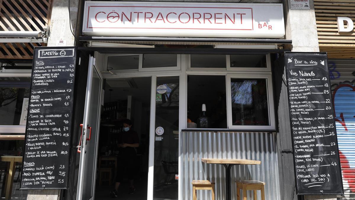La fachada del Contracorrent Bar, en Barcelona.