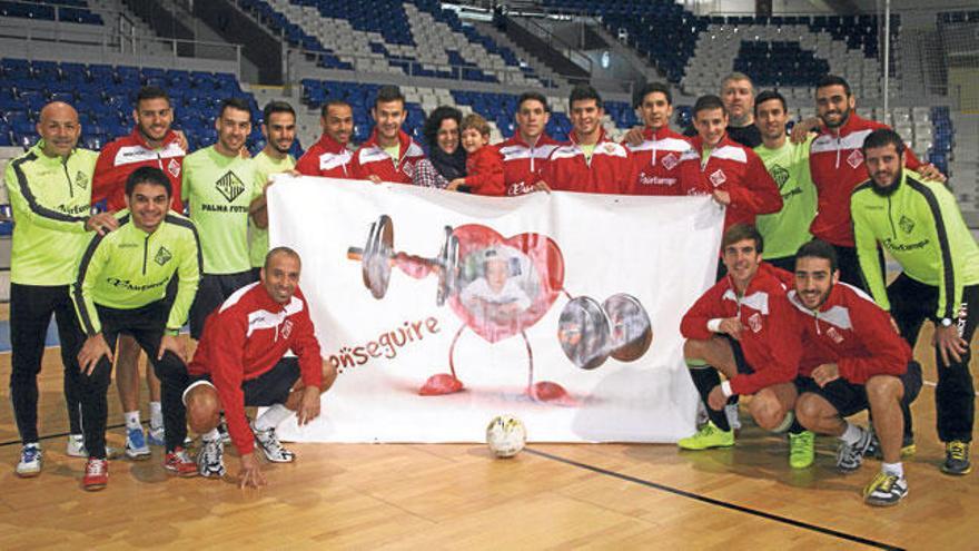 El Palma Futsal se vuelca en la ayuda al niño Izan