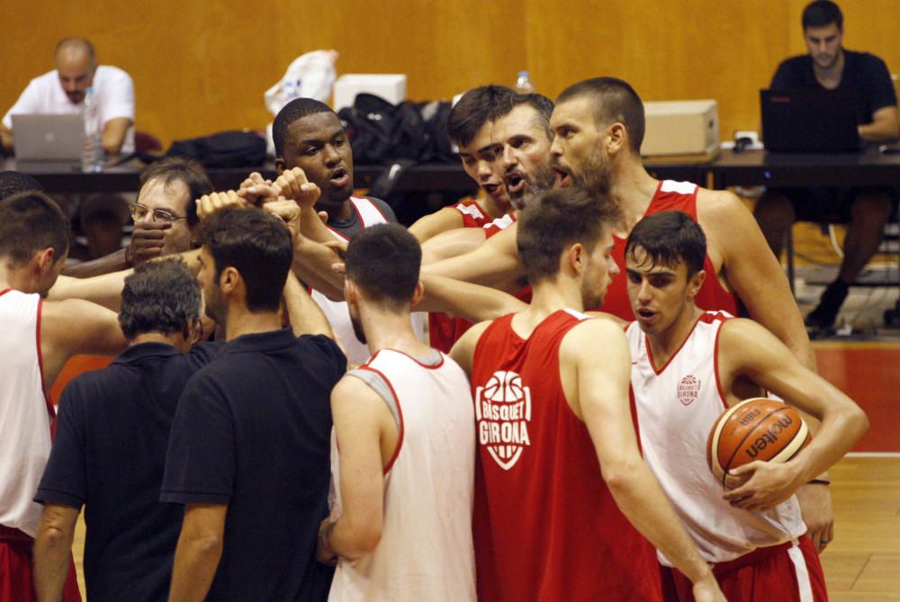 Entrenament del Bàsquet Girona a Fontajau