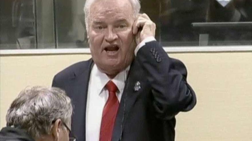 Mladic, en un momento del juicio. // Efe