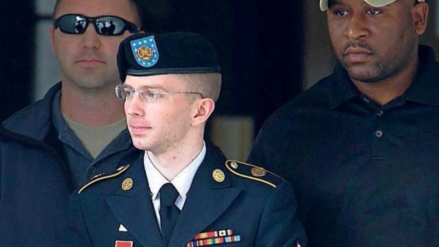 Manning, condenado a 35 años