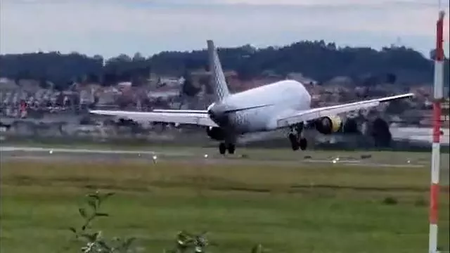 Aterrizaje abortado en Santander