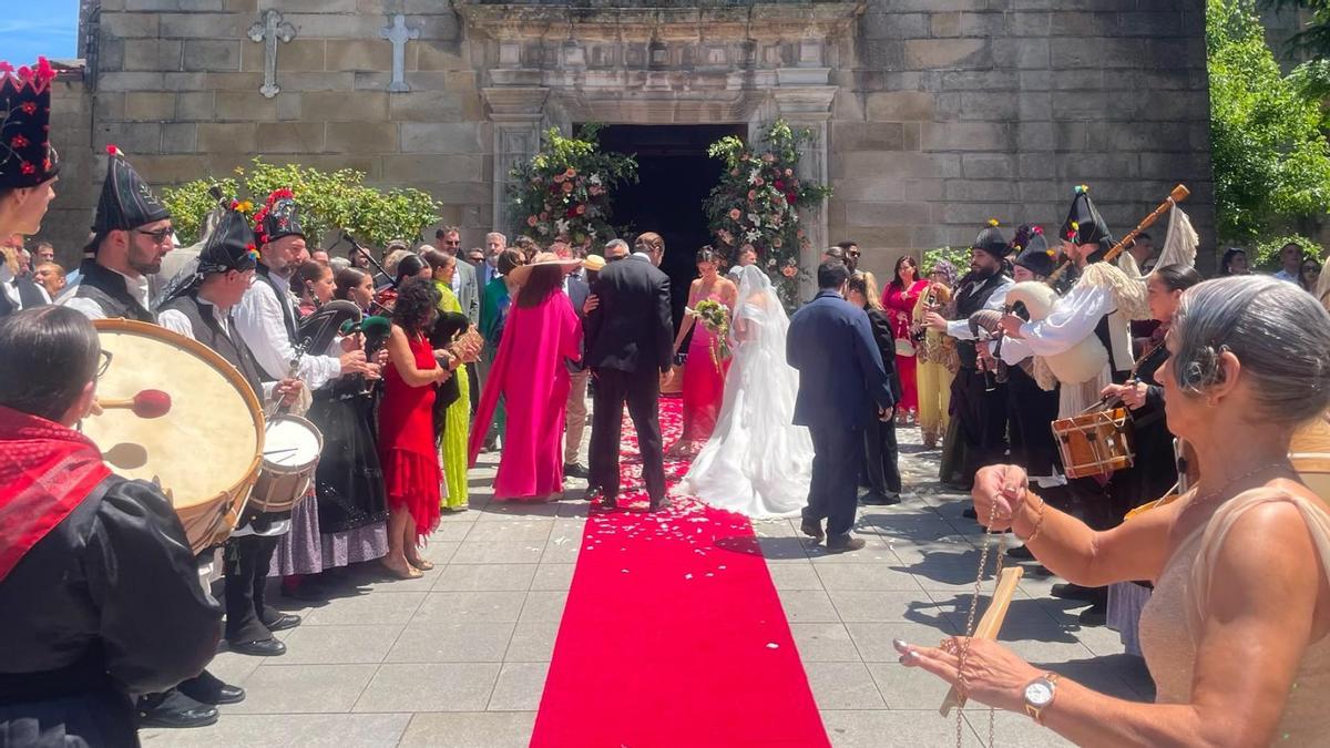 Colorida boda en Vilagarcía, con invitados de Canadá, Australia, Escocia e Inglaterra
