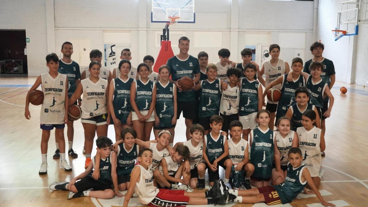 Los entrenamientos se desarrollan en el pabellón Castelao-Helena Mariño.