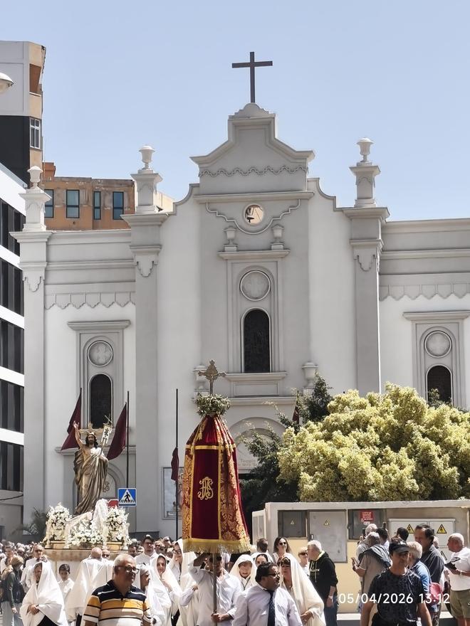 Procesión del Cristo Resucitado por las calles del Puerto de Las Palmas de Gran Canaria