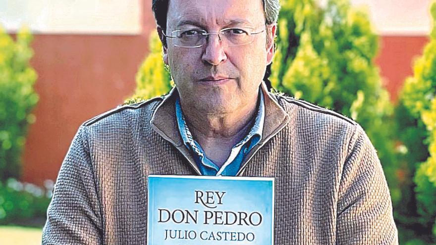 Julio Castedo, en la promoción de su libro ‘Rey Don Pedro’.