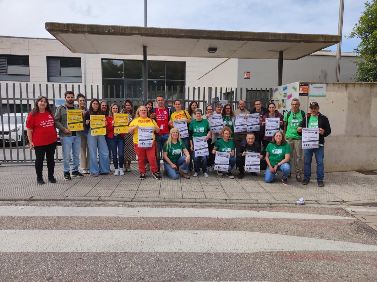 Concentración en el IES La Nucía