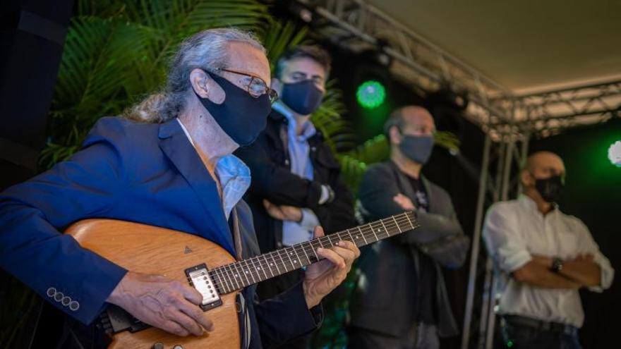 El músico tinerfeño Eliseo Lloreda durante la presentación de la nueva edición de Naturajazz