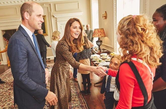 Kate Middleton durante su recepción a los premios 'Teens Heroes'