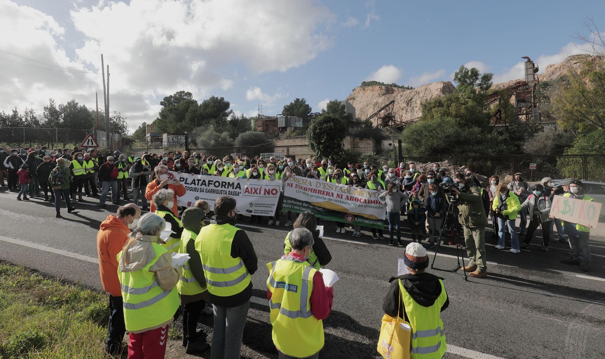 Unas 250 personas reclaman "otro proyecto de restauración" para la cantera de sa Garrigueta