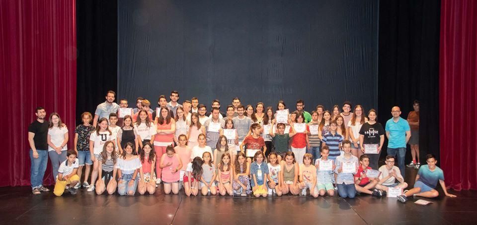 Fin de curso de l'Escola de Teatre Joan Alabau.
