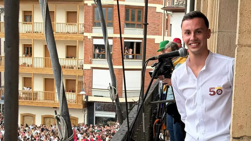 VÍDEO: Cangas del Narcea ya huele a pólvora con el pregón de sus fiestas