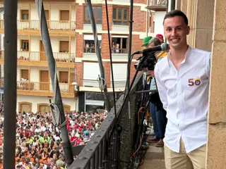 VÍDEO: Cangas del Narcea ya huele a pólvora con el pregón de sus fiestas