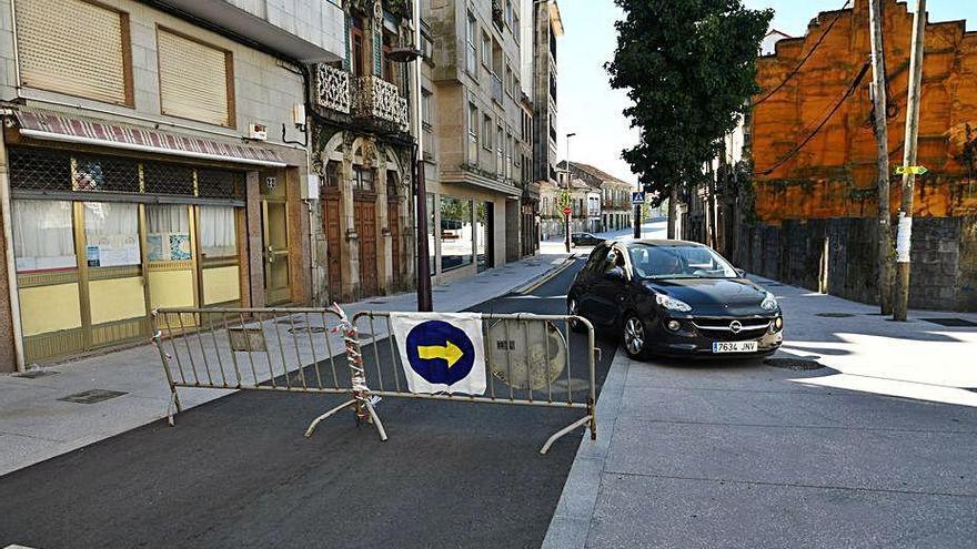 El avance de las obras de reforma en O Burgo obliga a cerrar el tráfico en la avenida de A Coruña