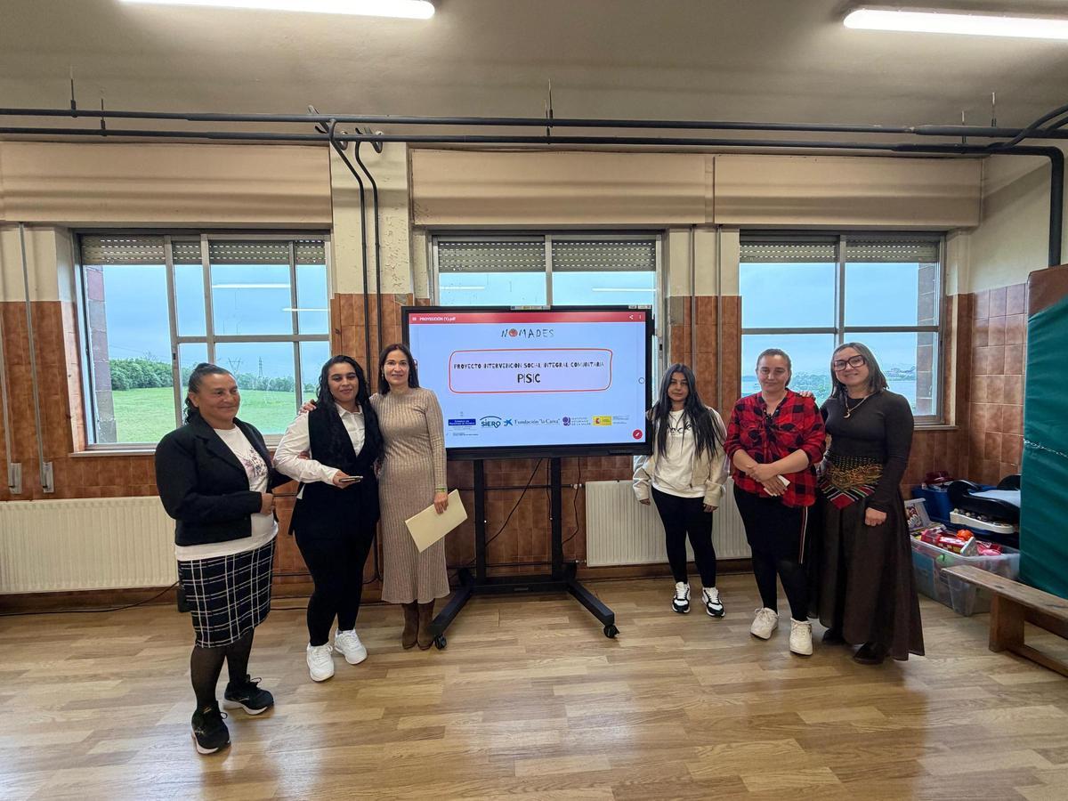 Presentación del proyecto "Jucal textil" en el Colegio Público de Granda