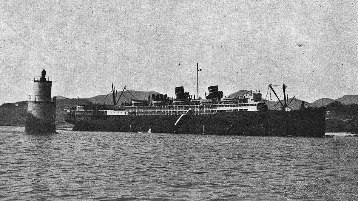 El trasatlántico “Siboney” encallado en A Borneira. Imagen del fotógrafo Pacheco y publicada en la revista Vida Gallega en octubre de 1920.   | // PACHECO 