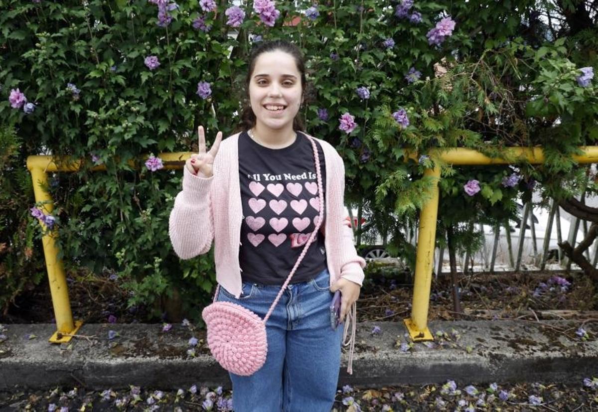 La joven Ángela, que tiene 16 años y es uno de los pocos casos de síndrome Joubert en Galicia.