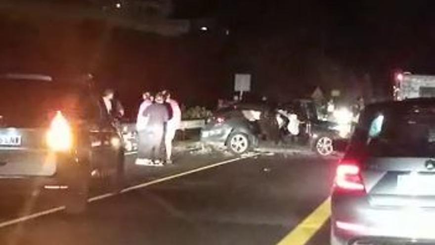 Dos fallecidos, dos heridos graves y otros dos moderados en un accidente de tráfico en La Guancha