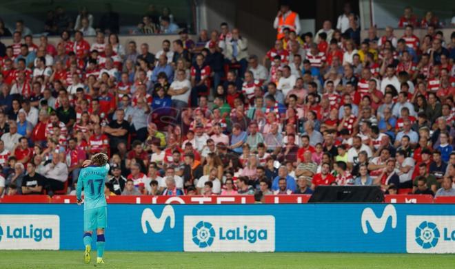 Las imágenes del partido entre el Granada y el FC Barcelona de LaLiga Santander disputado en el estadio Nuevo Los Cármenes en Granada.