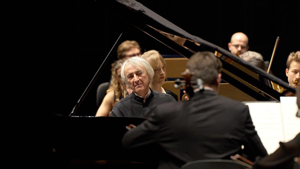 Jean Efflam Bavouzet