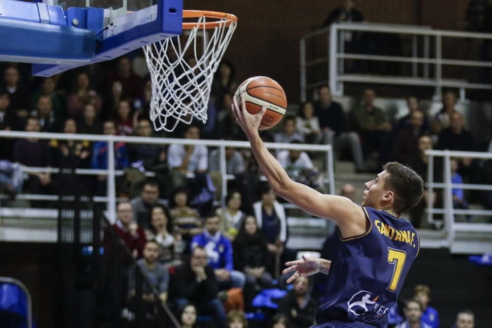 Partido de baloncesto entre Unión Financiera Oviedo y Melilla