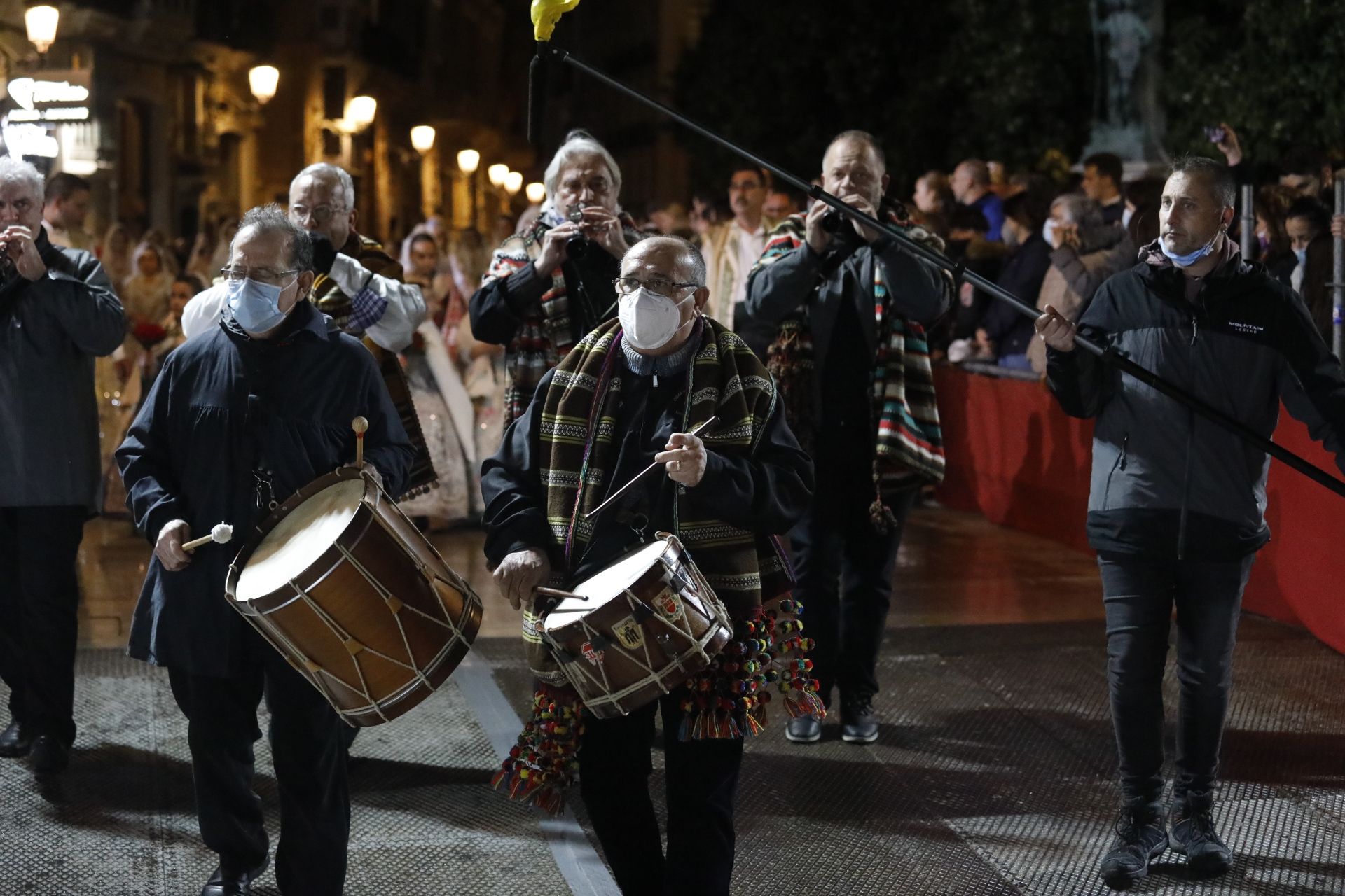 Búscate en el primer día de ofrenda por la calle Quart (entre las 22:00 a las 23:00 horas)