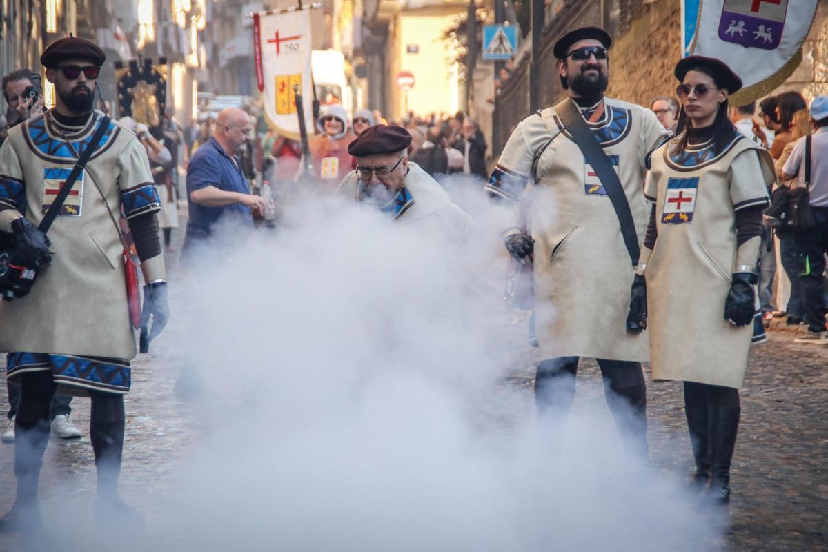 Los arcabuces toman Alcoy en el 750 aniversario de Sant Jordi