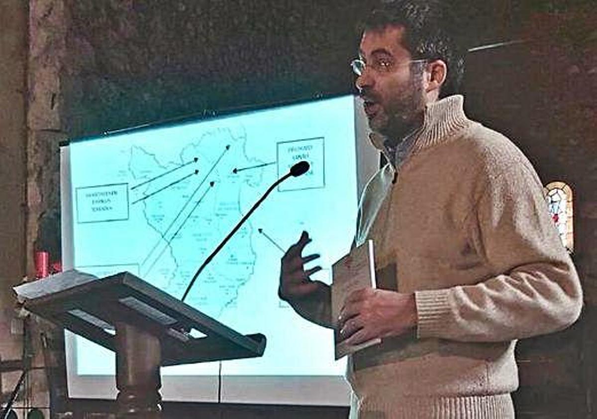 L'autor, Ramon Muntada, durant la presentació.