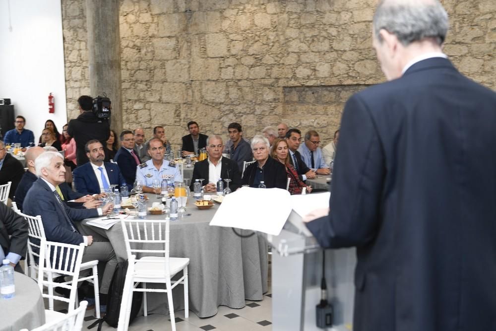 El presidente de la Agencia Nacional de Evaluación de la Calidad y Acreditación (ANECA), José Arnáez, en los desayunos Universidad-Sociedad