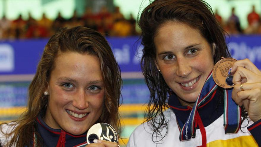 Las nadadoras Mireia Belmonte García y Erika Villaecija