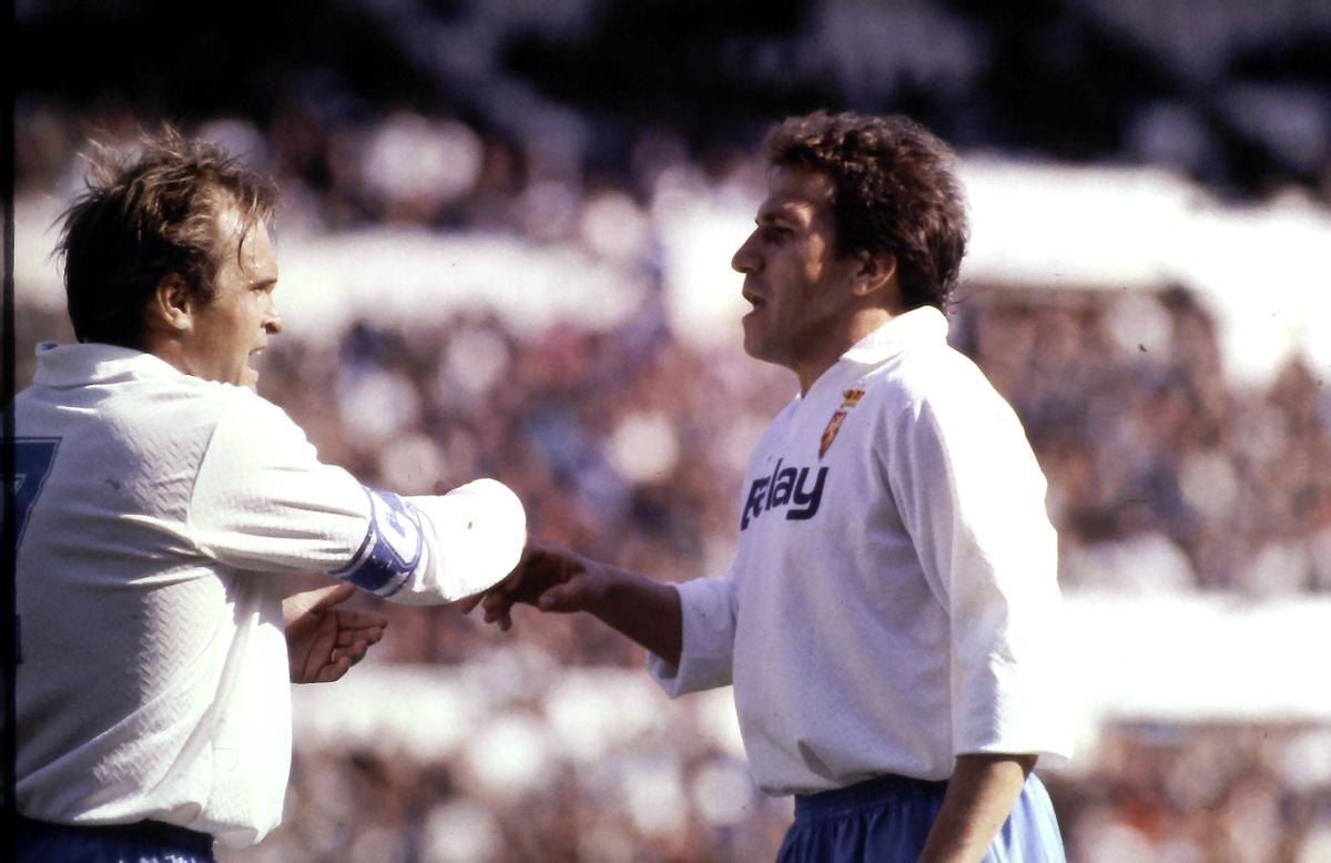Miguel Pardeza y Víctor Muñoz, en un Real Zaragoza-Atlético de Madrid.