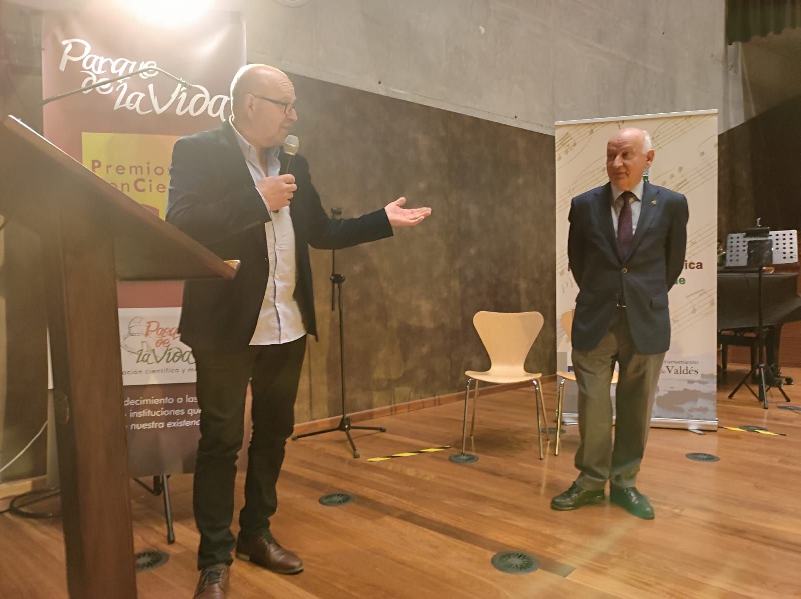 La gala "ConCiencia" llenó el Conservatorio de Luarca