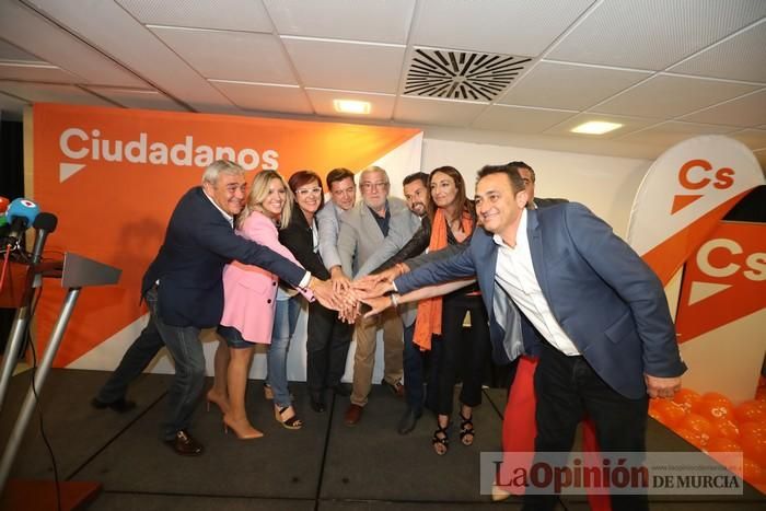 Ambiente de la noche electoral en la sede de Cs