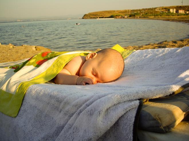 ¿La mejor siesta? Sobre una toalla