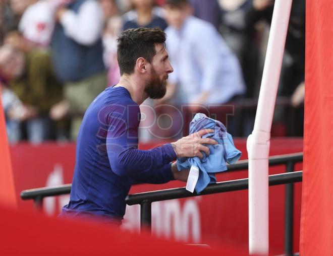 Así de feliz cazo Sport a Leo Messi al fiinal del partido