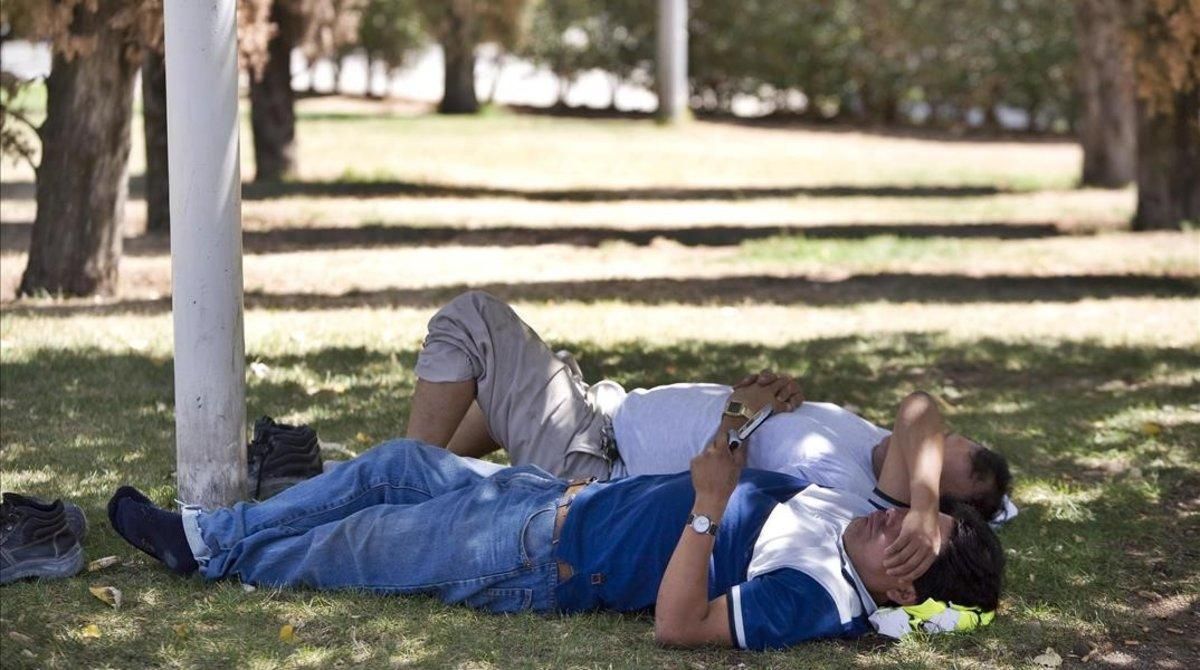 undefined8686155 barcelona 06 08 2008 ola de calor trabajadores de la constru190628172821