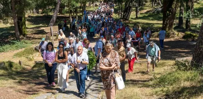 La Romería das Angustias vence al calor