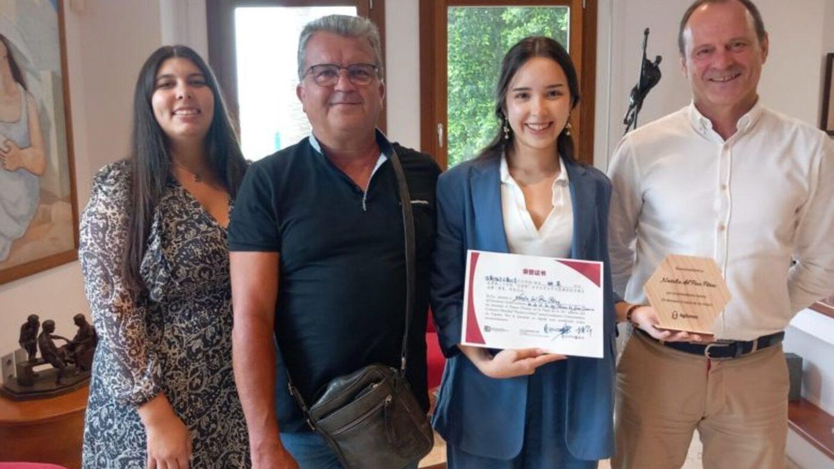 Óscar Hernandez, junto a Natalia del Pino Pérez, este miércoles
