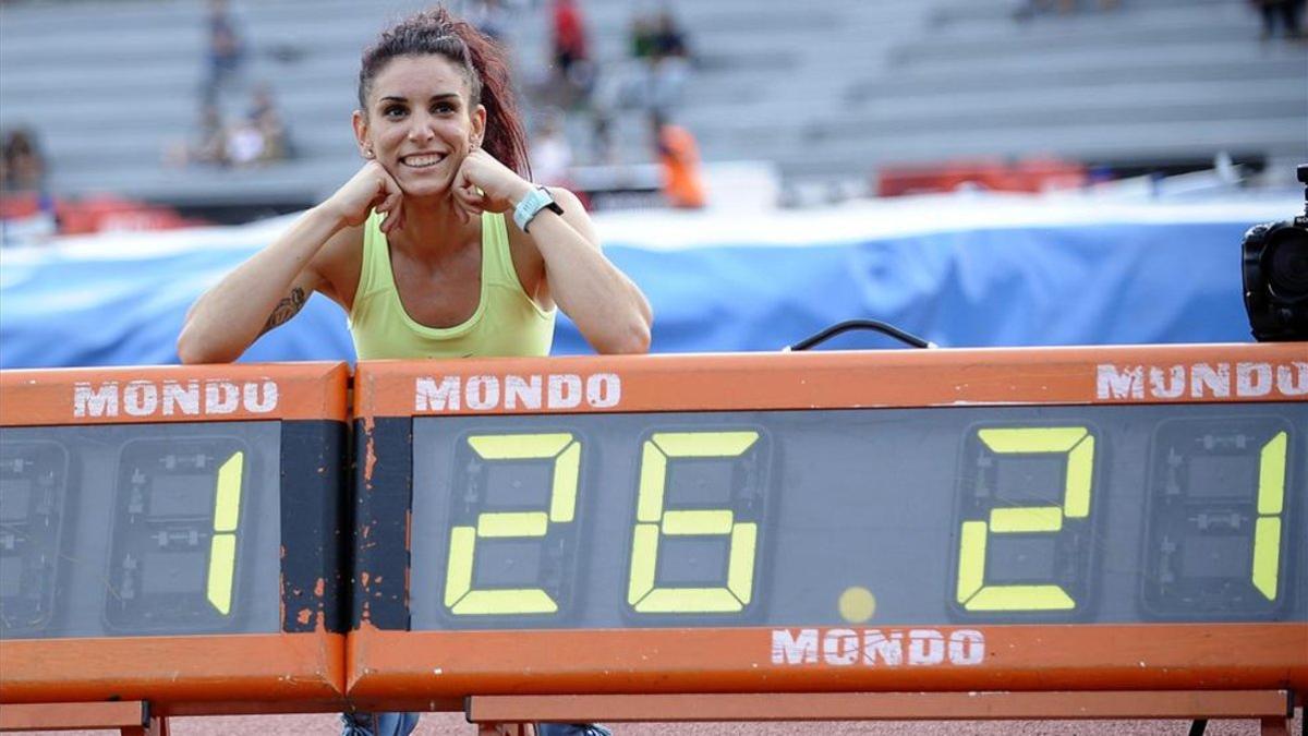 Laura Bueno ya batió el récord de los 600 al aire libre en Barcelona