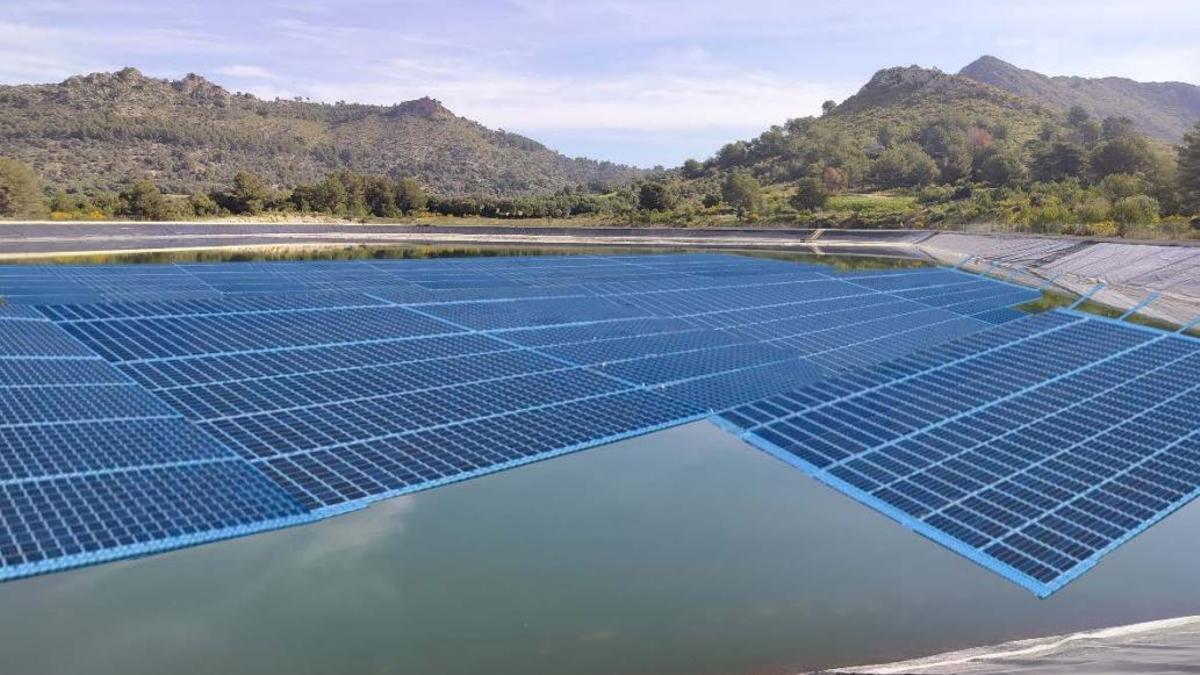 Fotomontaje del parque fotovoltaico flotante de Artà.