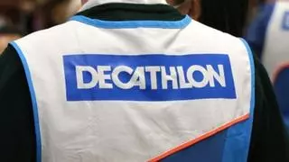 Adiós a clavar la sombrilla: este es el invento de Decathlon que se agota antes de verano