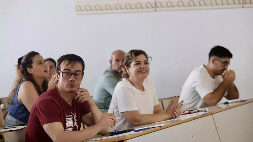 VÍDEO | La Junta de Andalucía convoca las primeras 1.500 plazas de catedráticos de Secundaria en 25 años