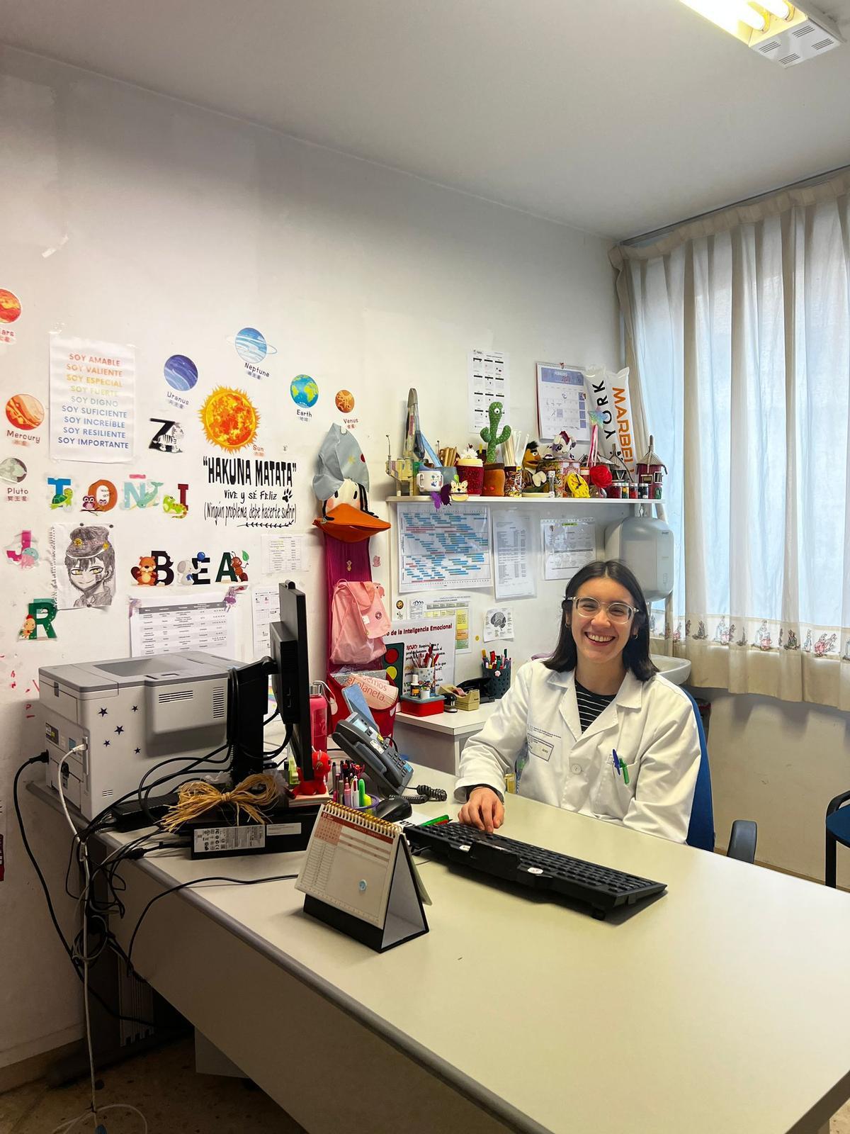 La doctora Elena López Serrapio, en el Hospital de Ourense.