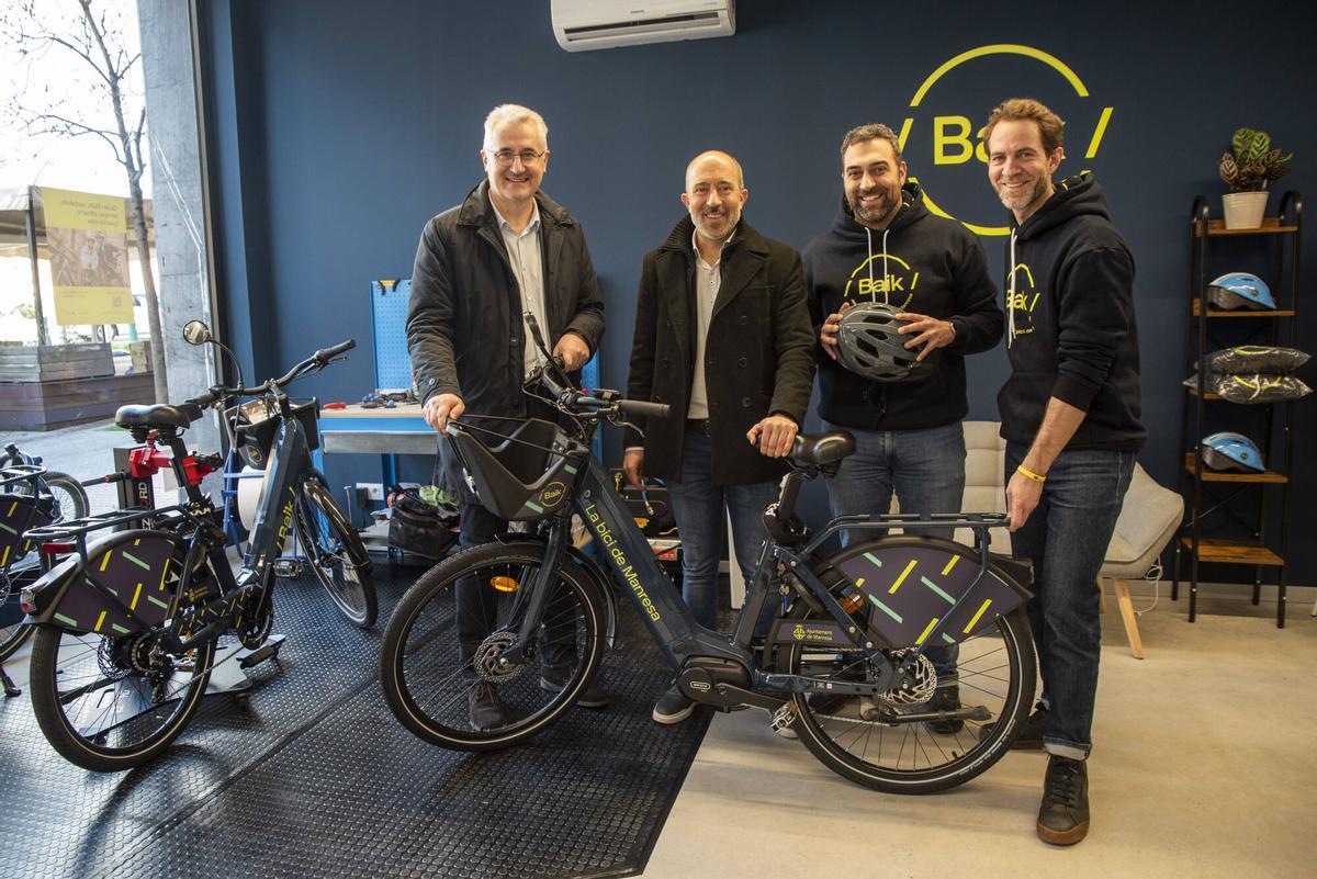 MANRESA . INAUGURACIO DE LA BOTIGA DE BICICLETES ELECTRIQUES " BAIK " .