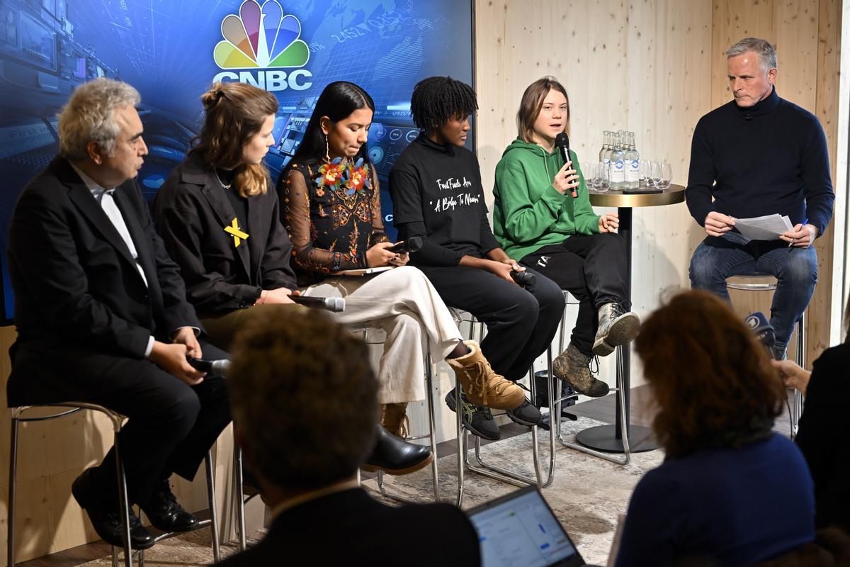 Greta Thunberg acusa els assistents al Fòrum de Davos d’«alimentar la destrucció del planeta»
