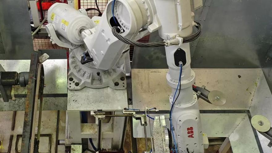 El robot de residuos sanitarios supera los 17.000 cubos reciclados en la Vall