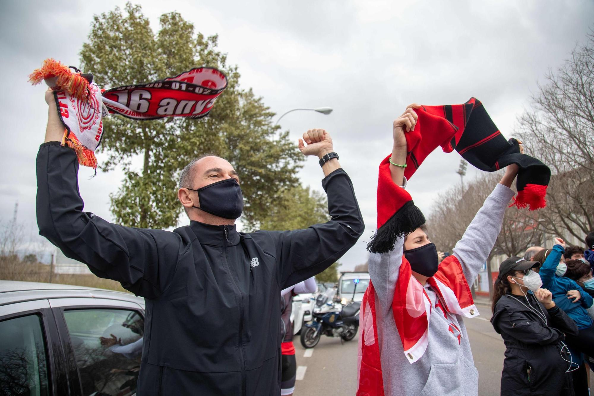 Caravana de coches en apoyo al Mallorca